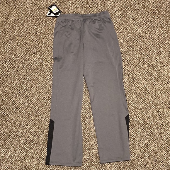 Never worn kids joggers - Picture 4 of 4